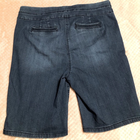 Jean shorts Sz 14 - Picture 2 of 4